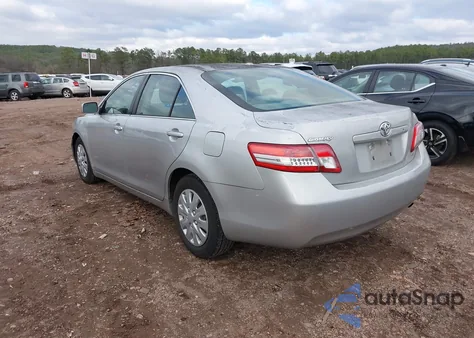 2011 Toyota Camry Le z USA, uszkodzony, nr VIN 4T1BF3EK0BU231376